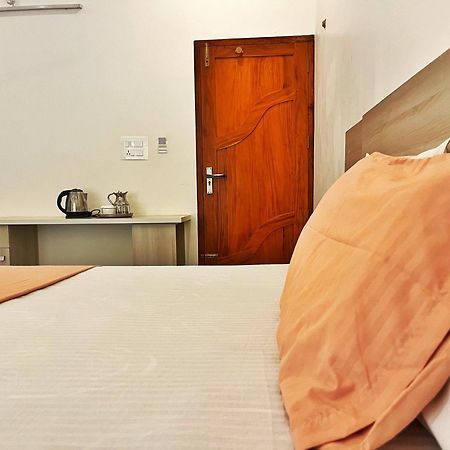 Bava Beach Resort & Retreat Center Varkala Exteriör bild