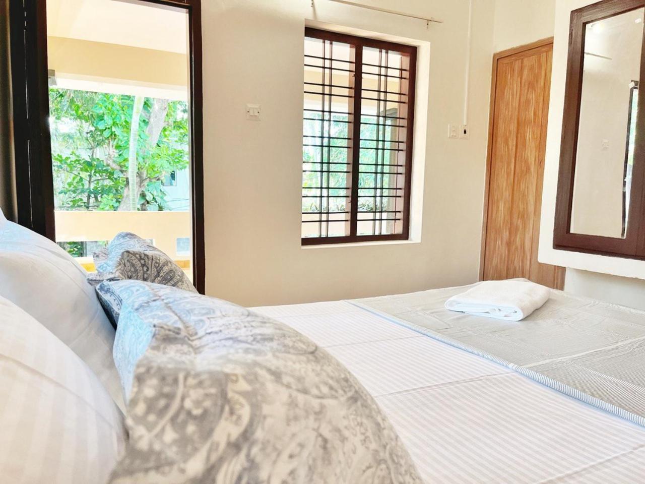 Bava Beach Resort & Retreat Center Varkala Exteriör bild