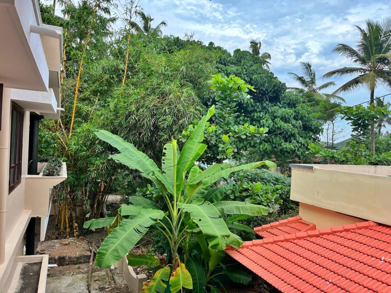 Bava Beach Resort & Retreat Center Varkala Exteriör bild