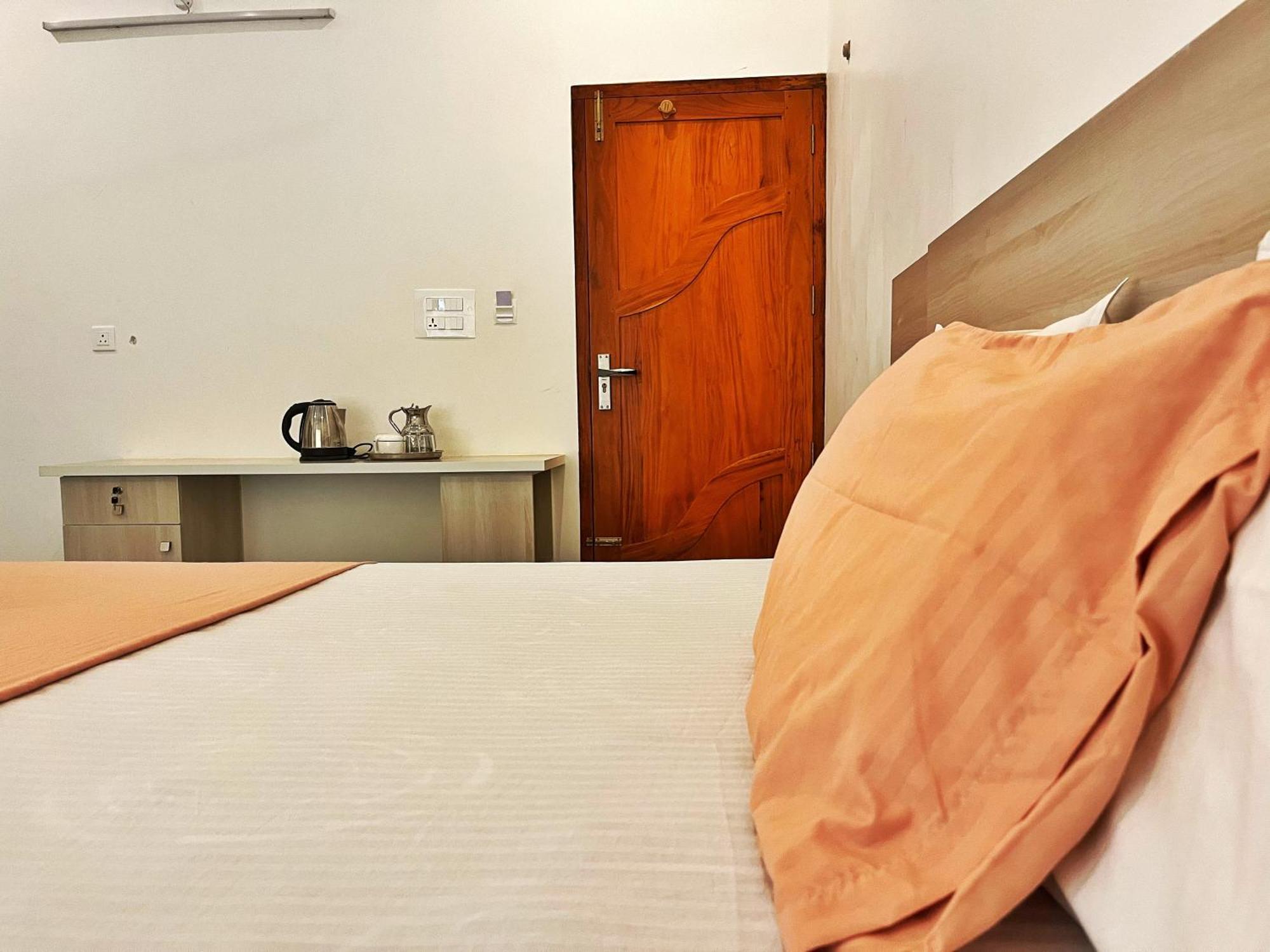Bava Beach Resort & Retreat Center Varkala Exteriör bild