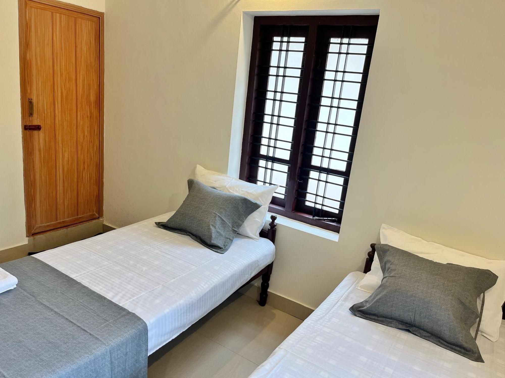 Bava Beach Resort & Retreat Center Varkala Exteriör bild