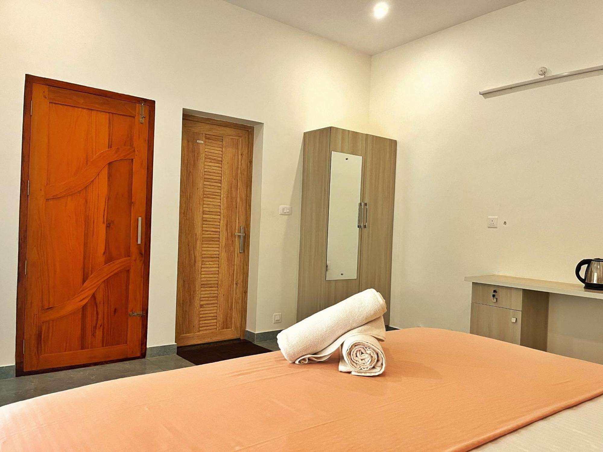 Bava Beach Resort & Retreat Center Varkala Exteriör bild