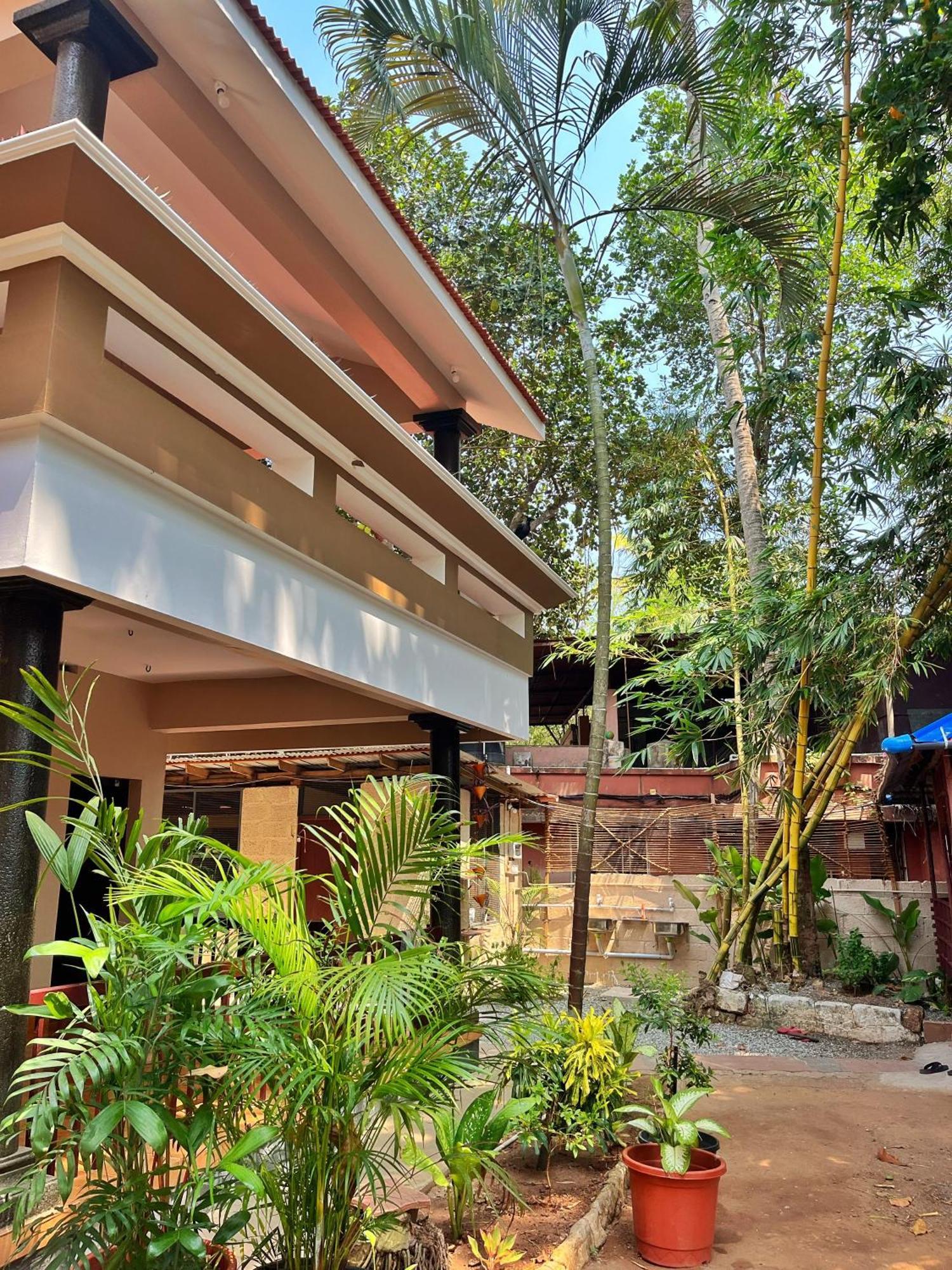 Bava Beach Resort & Retreat Center Varkala Exteriör bild